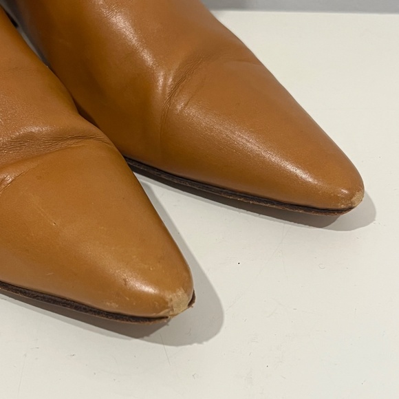 MANOLO BLAHNIK Camel Leather Pointed Toe Kitten Heel Ankle Bootie EU38 US 8 - Picture 10 of 11